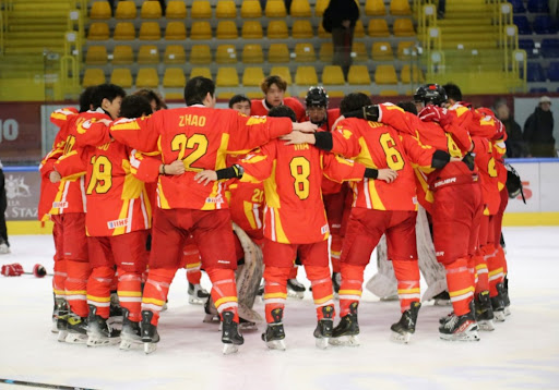 11月25日，2025浪琴表国际马联场地障碍世界杯中国联赛总决赛成都站新闻发布会在成都举行。