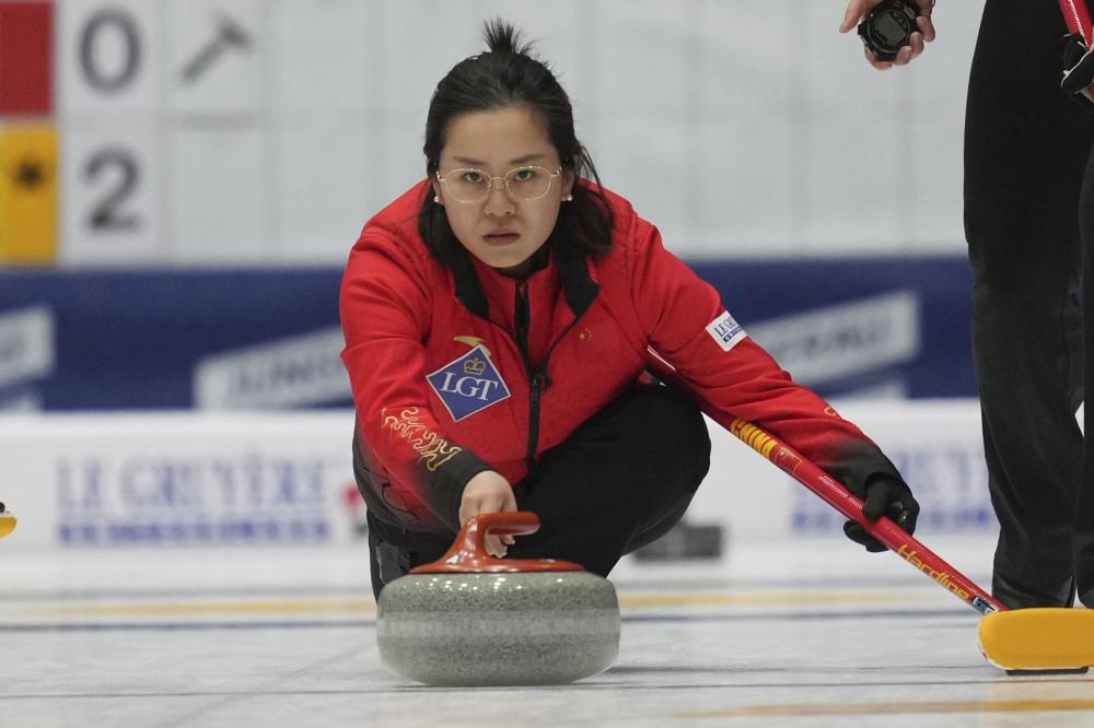 曼晚：曼城预计将在本赛季留下胡桑诺夫